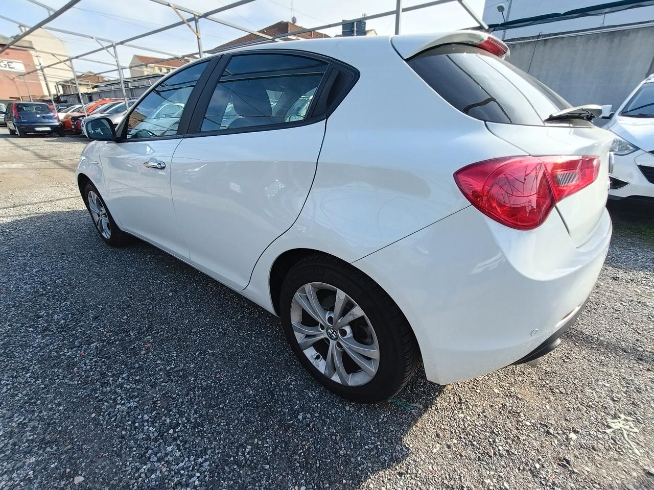 Alfa Romeo Giulietta 1.6 JTDm-2 105 CV Distinctive