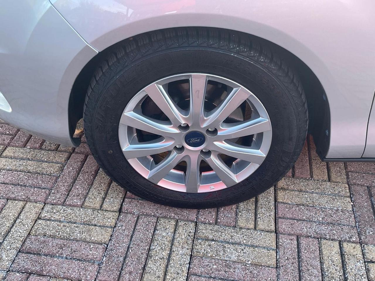 Ford B-Max 1.4 90 CV GPL Titanium