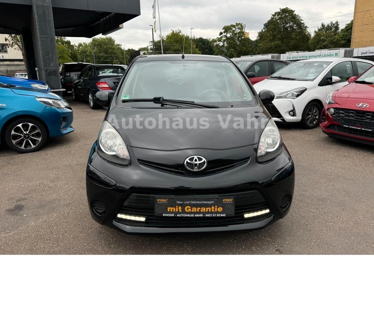 Toyota Aygo 1.0 -i 5 porte Lounge Connect - NEOPATENTATI -