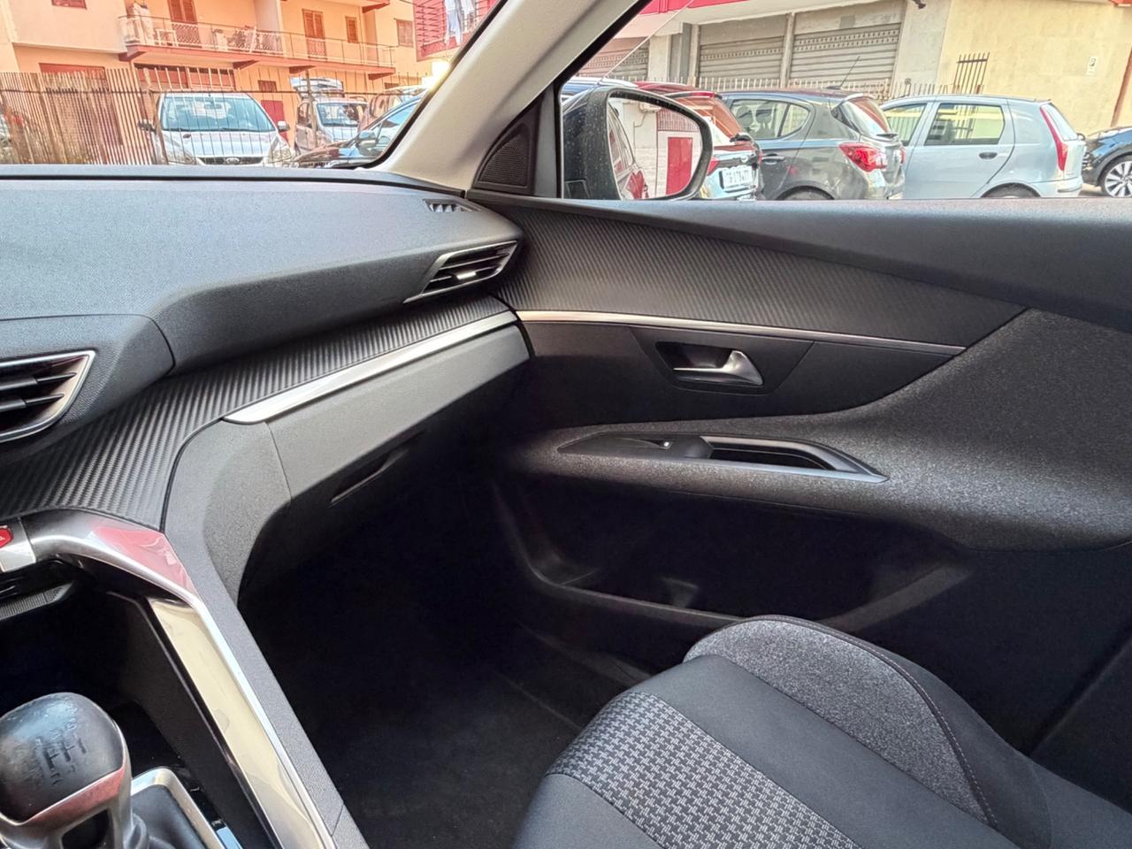 Peugeot 3008 1.6 DIESEL 130 cv AUTOCARRO N1