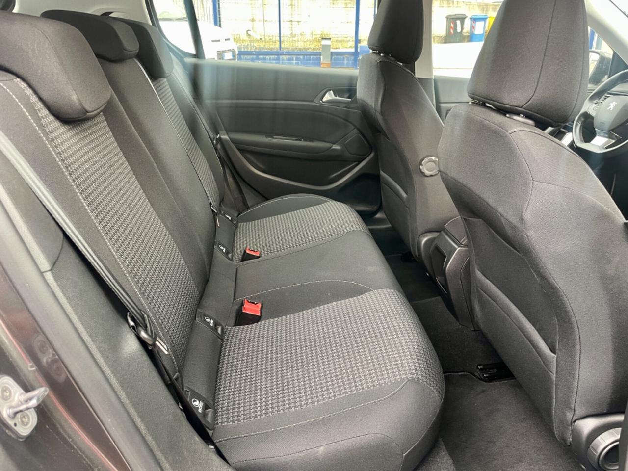 Peugeot 308 BlueHDi 130cv 6m 2021