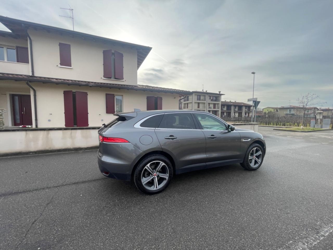 Jaguar F-Pace 2.0 D 180 CV AWD aut. Portfolio