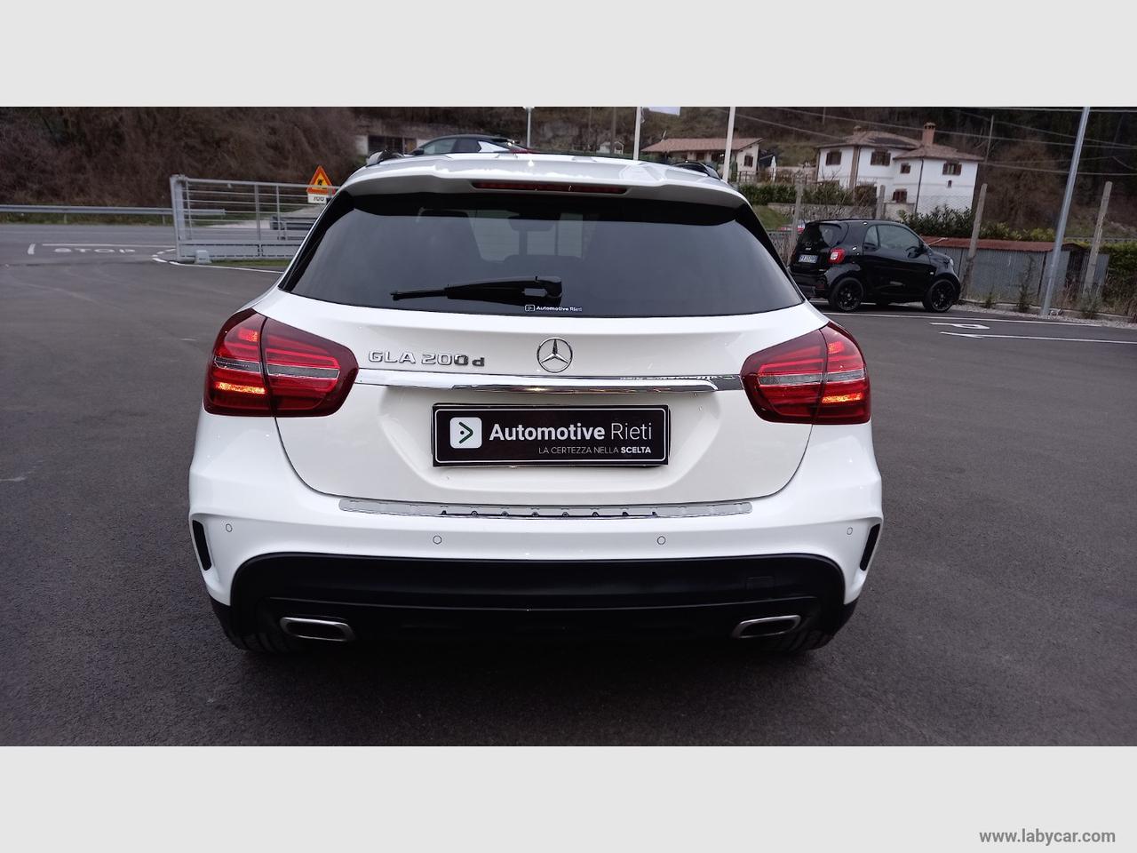 MERCEDES-BENZ GLA 200 Automatic Premium NIGTH EDITION