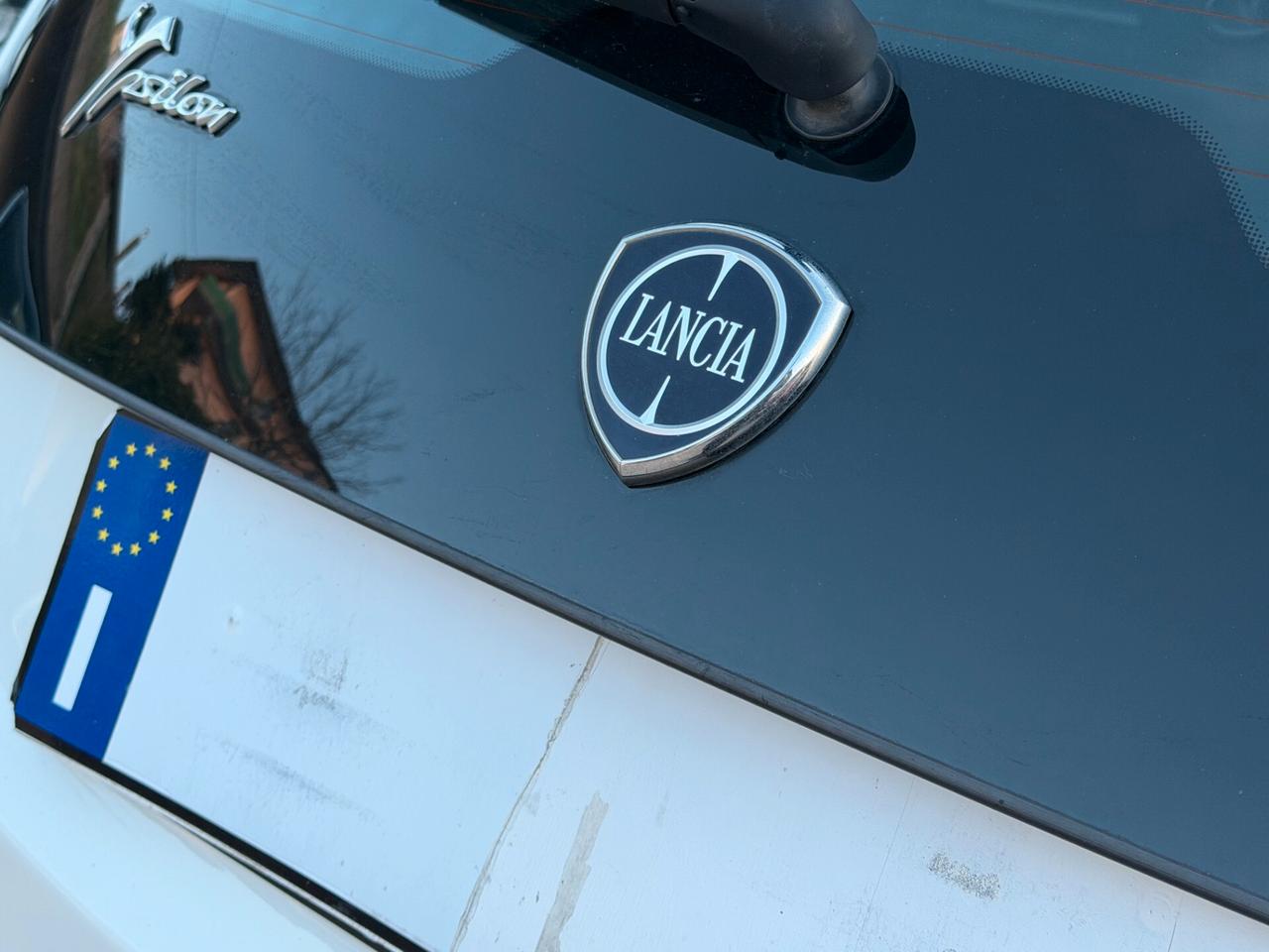 Lancia Ypsilon 1.2 69 cv. ELEFANTINO BLU