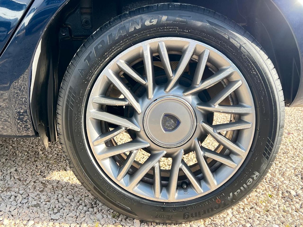 Lancia Ypsilon 1.3 MJT 95 CV 5 porte Platinum