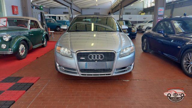 AUDI A4 Cabriolet 2.0 TDI S Line