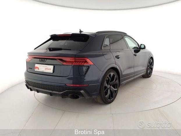 Audi Q8 RS TFSI V8 quattro tiptronic
