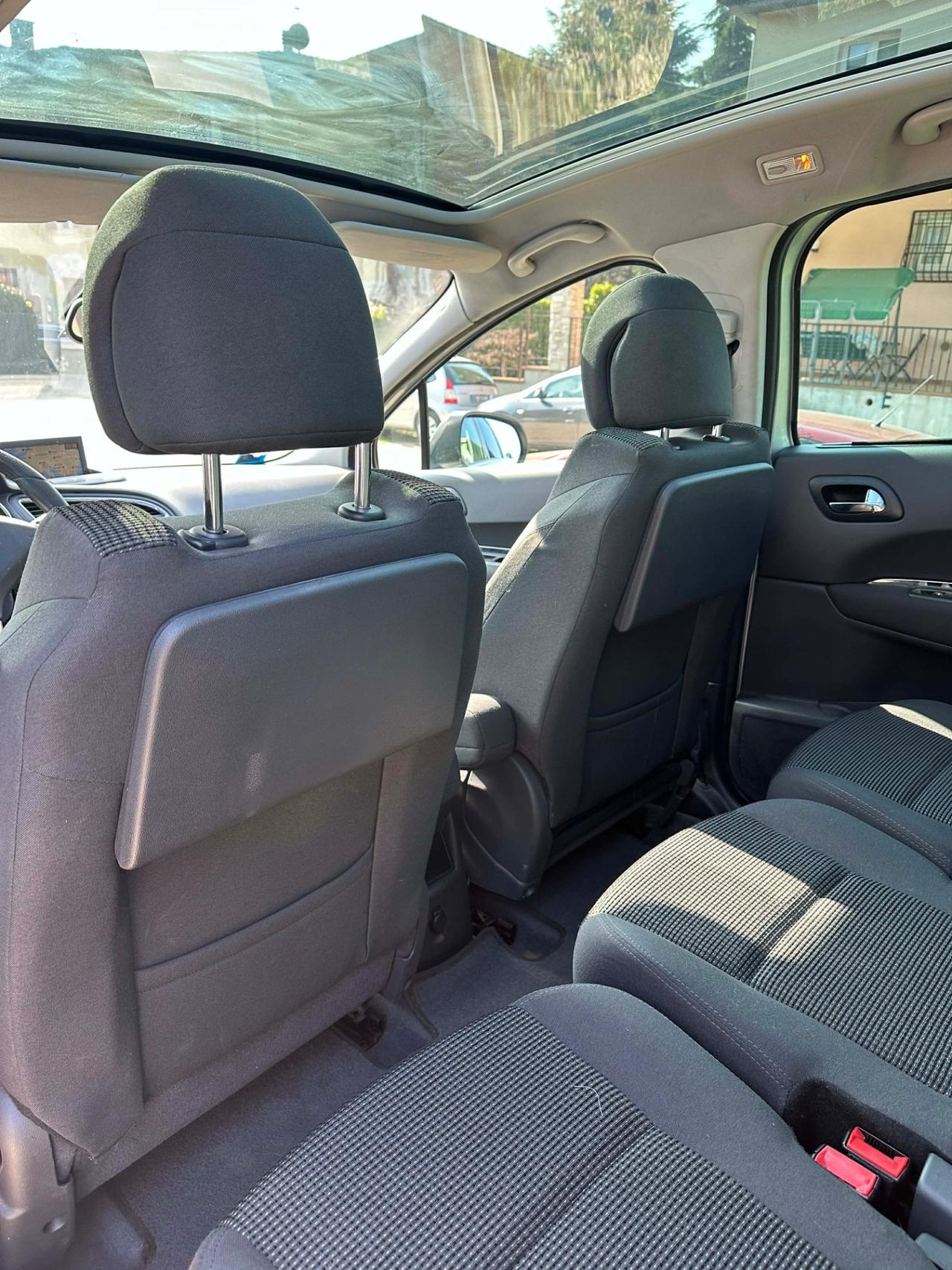 Peugeot 5008 1.6 HDi 115CV ALURE 7 POSTI TETTO KMCERT GARANZ