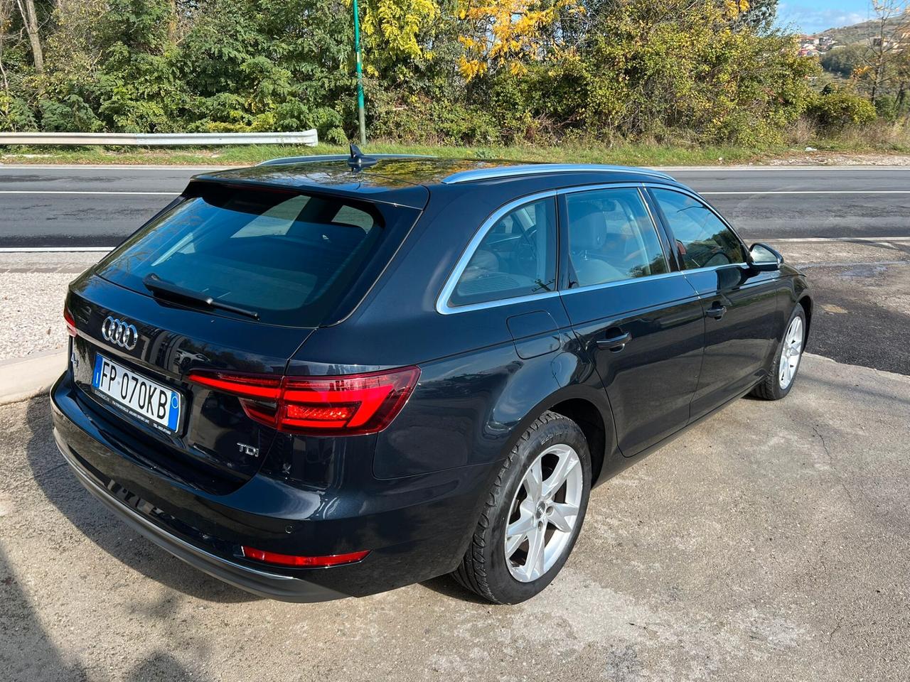 Audi A4 2.0 TDI 150 CV Business * AUTOCARRO 5 POSTI*