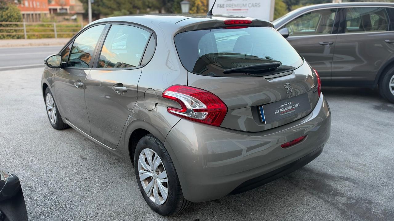 Peugeot 208 1.4 HDi 68 CV 5 porte Allure