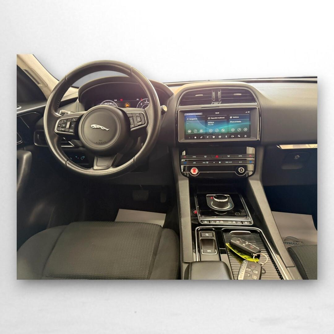 Jaguar F-Pace 2.0 D 180 CV AWD aut. Pure