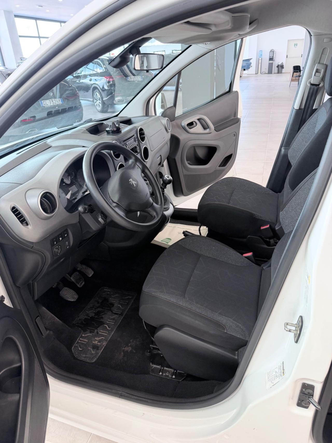 Peugeot Partner Tepee BlueHDi 120 S&S Outdoor