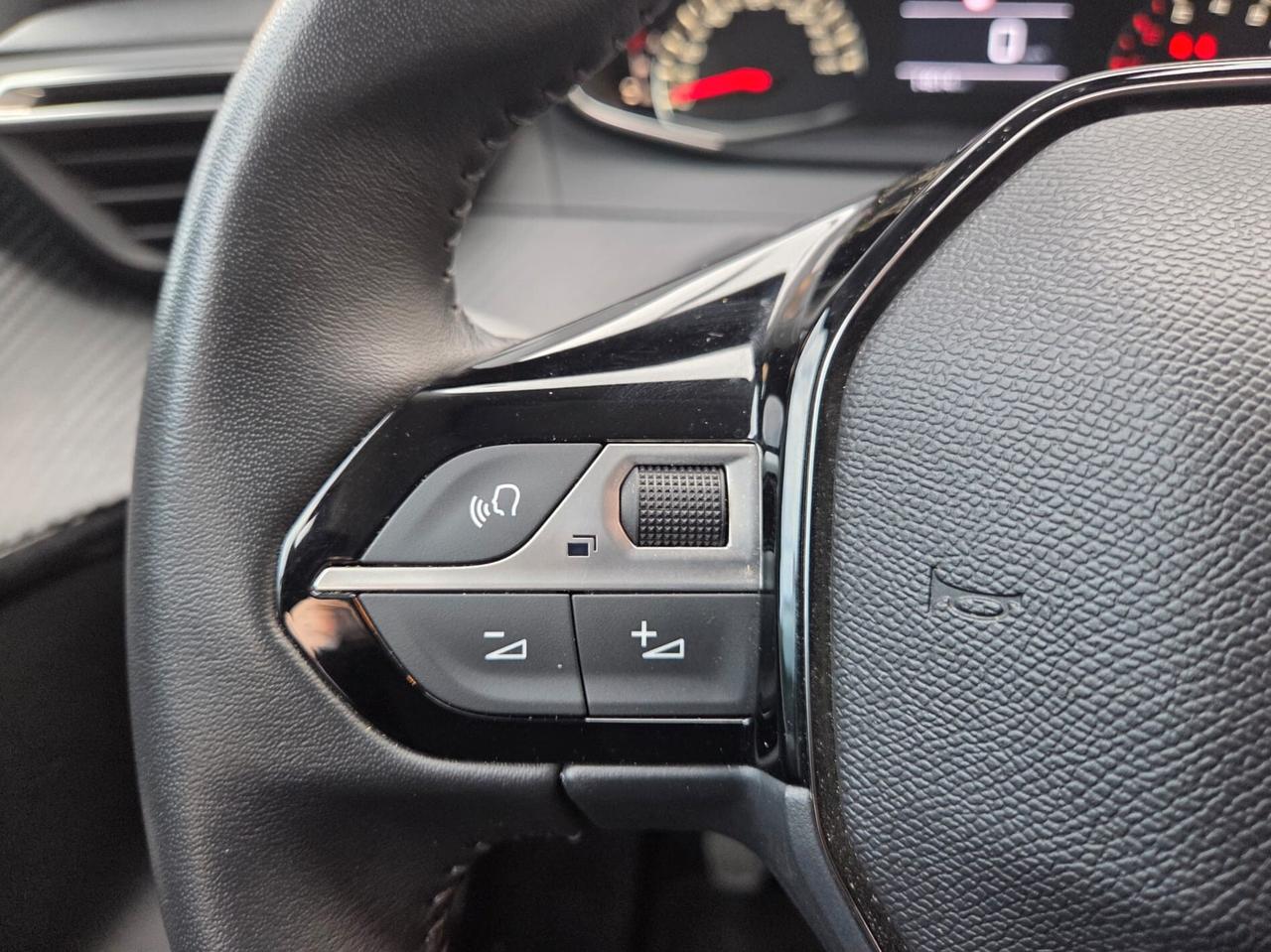 Peugeot 208 PureTech 75 cv STYLE 5 porte