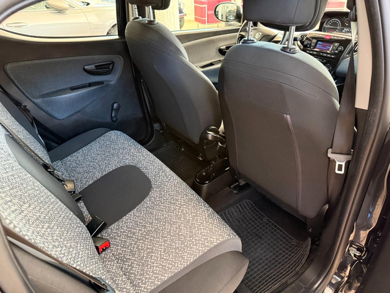 Lancia Ypsilon 1.0 FireFly 5 porte S&S Hybrid Ecochic Silver