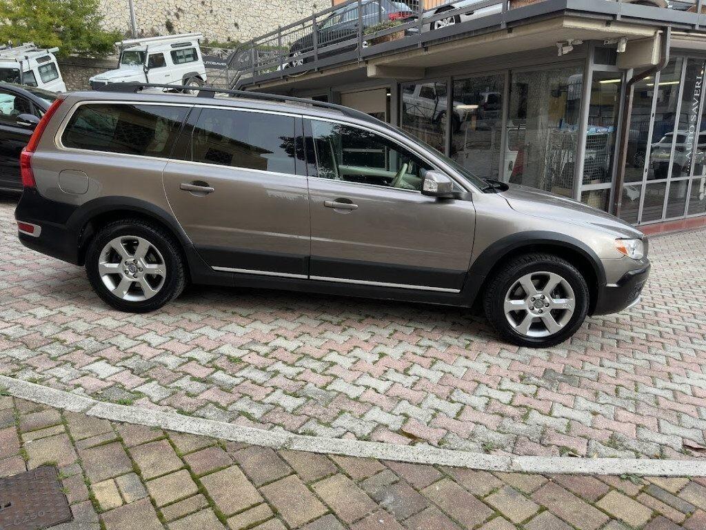 VOLVO XC70 D5 AWD kin