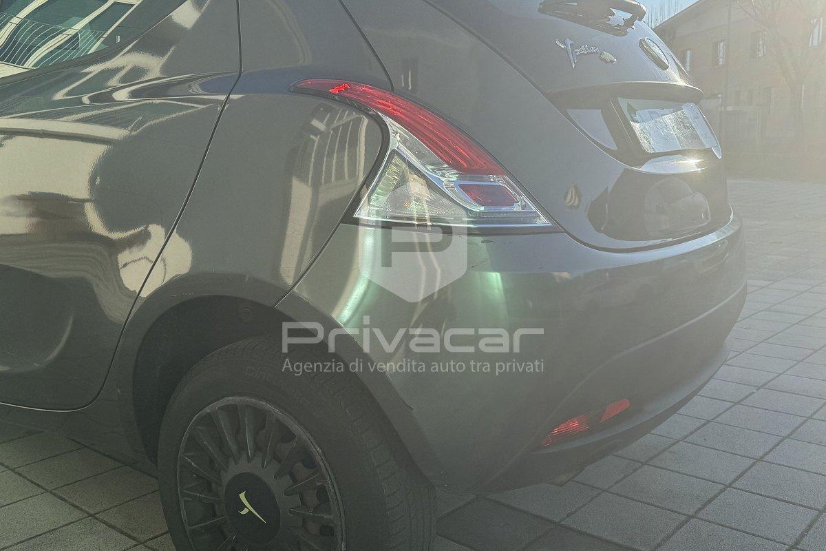 LANCIA Ypsilon 0.9 TwinAir 85 CV 5 porte Metano Ecochic Elefantino