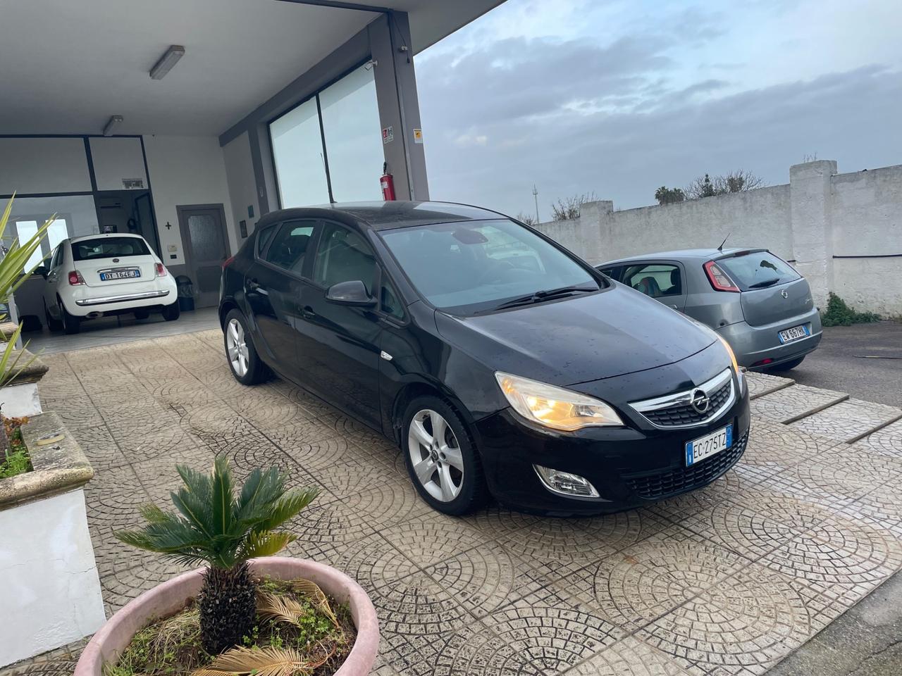 Opel Astra 1.4 5 porte Enjoy