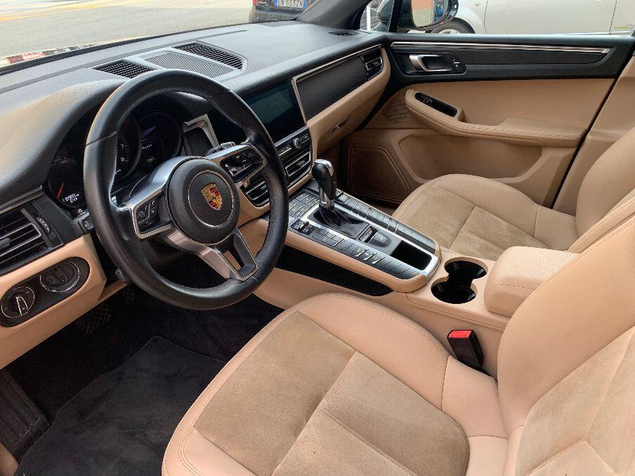 Porsche Macan 2.0 -IVA ESPOSTA