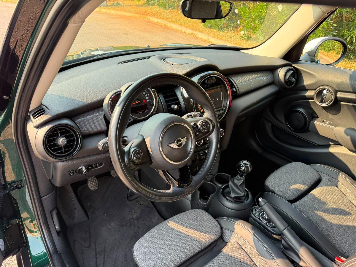 MINI 1.5 COOPER D BOSTON SEVEN 5 Porte; Tetto Panoramico e Apribile Elettricamente;