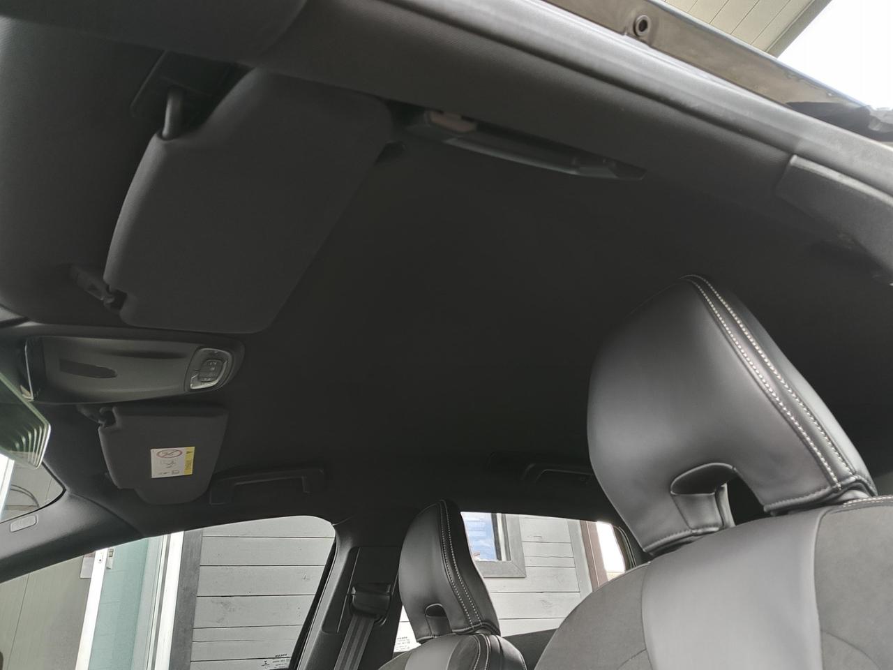 Volvo V40 D2 1.6 Powershift R-design Kinetic