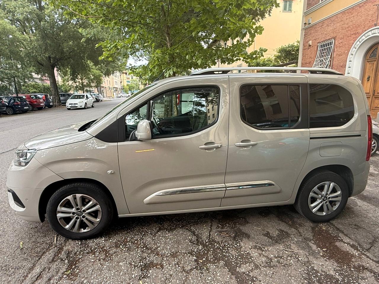 Toyota Proace Proace City Verso 1.2 110 CV S&S Short D Lounge