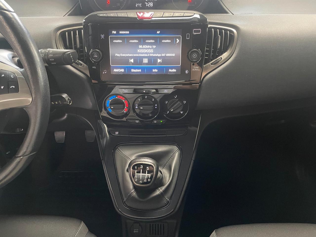 Lancia Ypsilon 1.0 FireFly 5 porte S&S Hybrid Gold