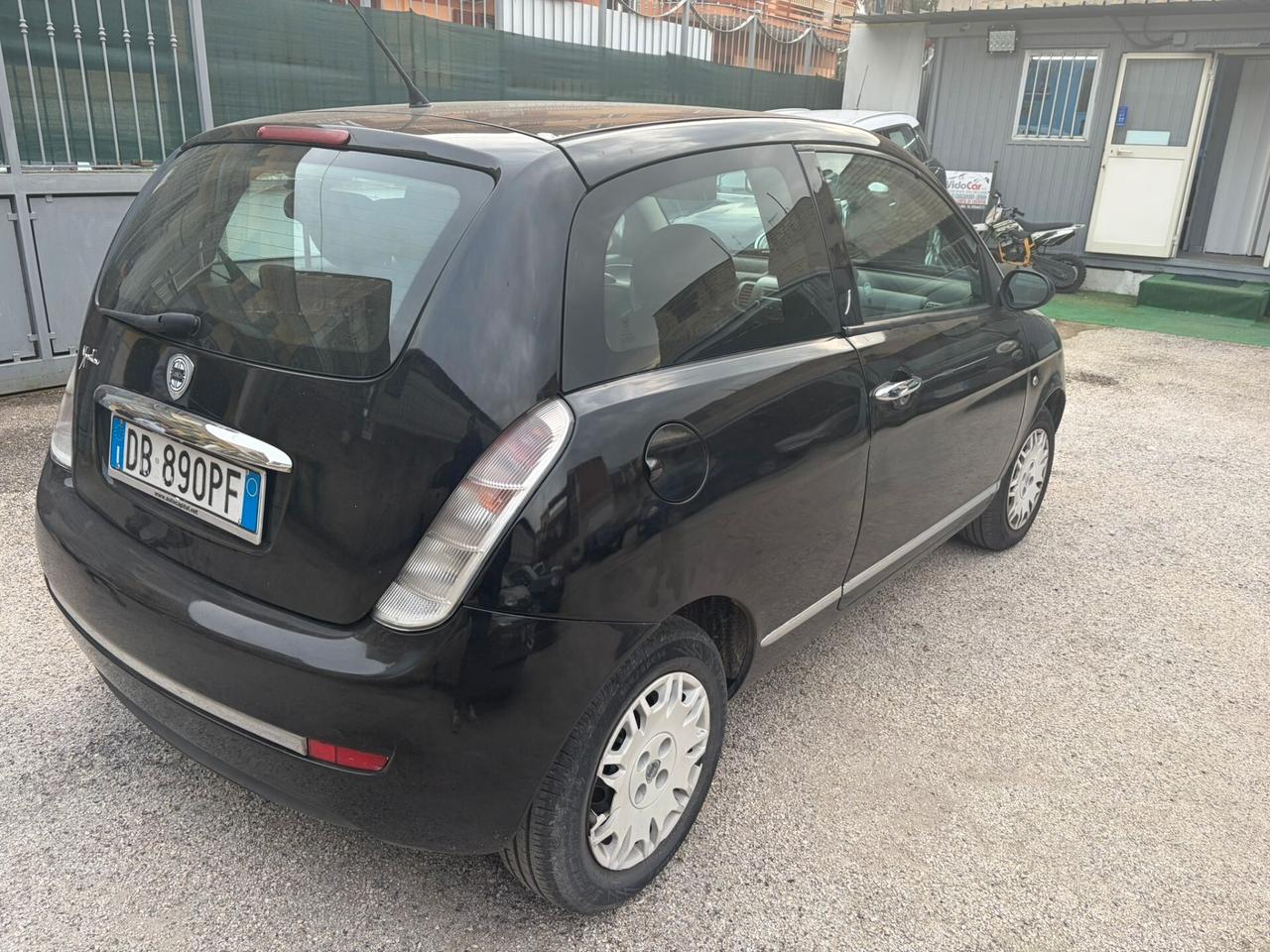 Lancia Ypsilon 1.3 MJT 90 CV versione Platino