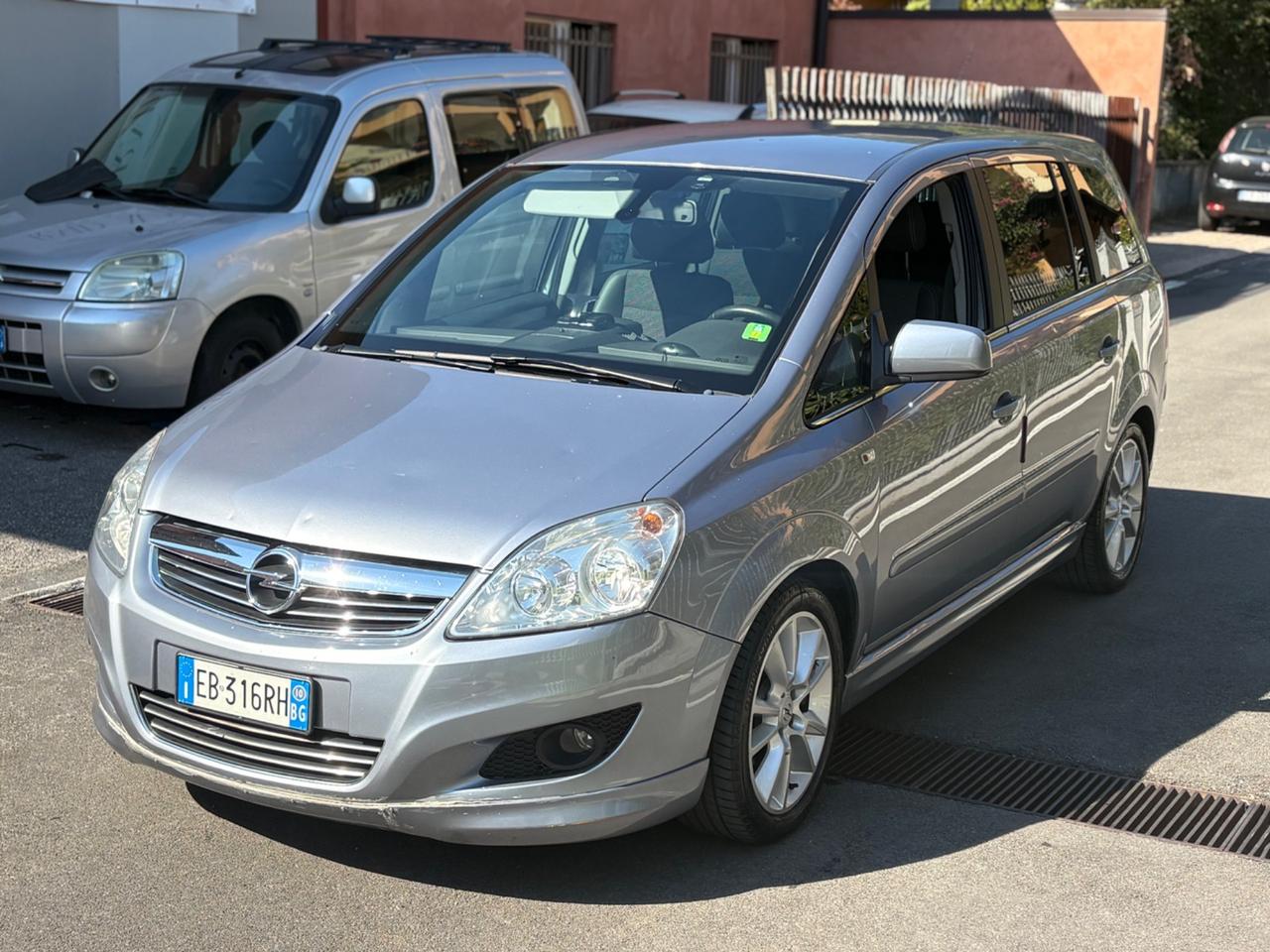 Opel Zafira 1.8 16V GPL-TECH Cosmo 7 POSTI