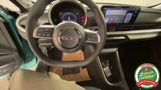 FIAT 600 Hybrid DCT MHEV Pop