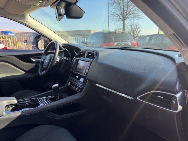 JAGUAR F-Pace 2.0 D 180 CV AWD Pure