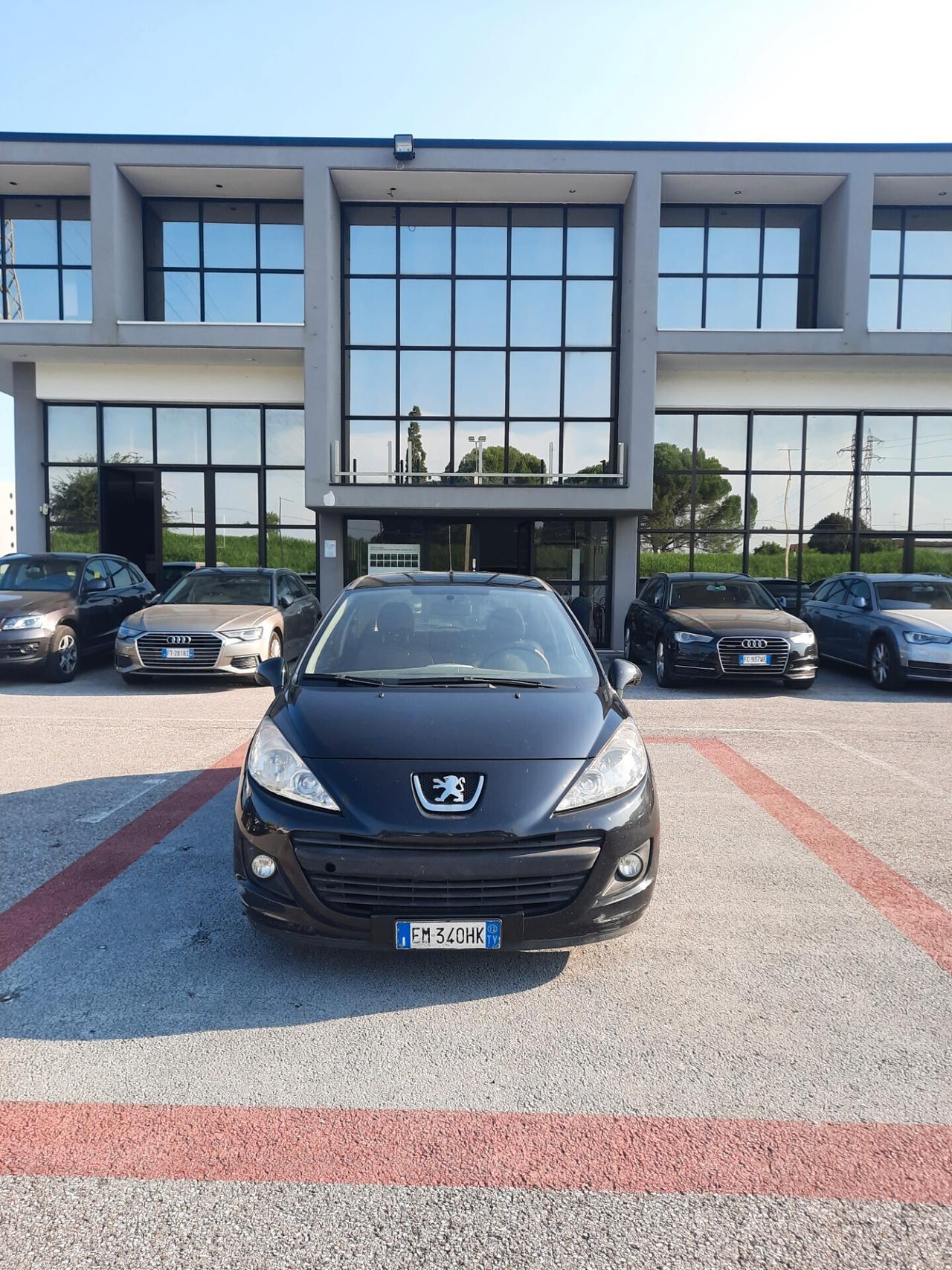 Peugeot 207 1.4 HDi 70CV 3p. OK NEOPATENTATI