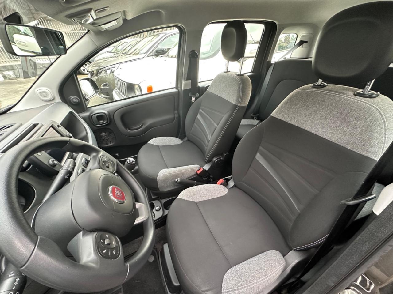 Fiat Panda 1.0 FireFly S&S Hybrid City Life 2022 km 33.000 schermo touch 7’’ clima aut.