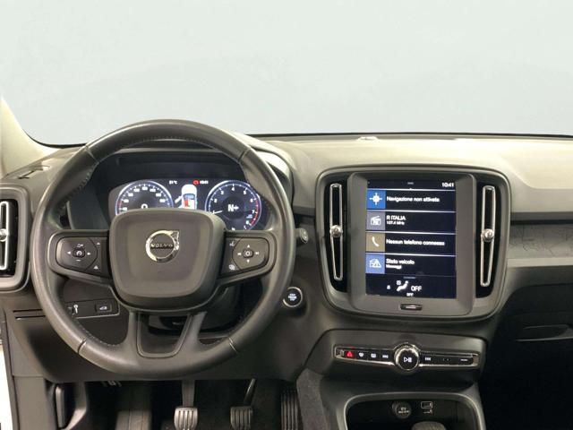 VOLVO XC40 T2 Momentum Core