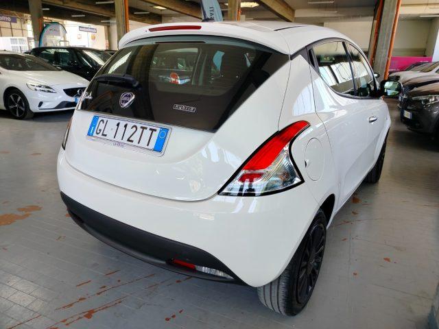 LANCIA Ypsilon 1.0 Hybrid Silver