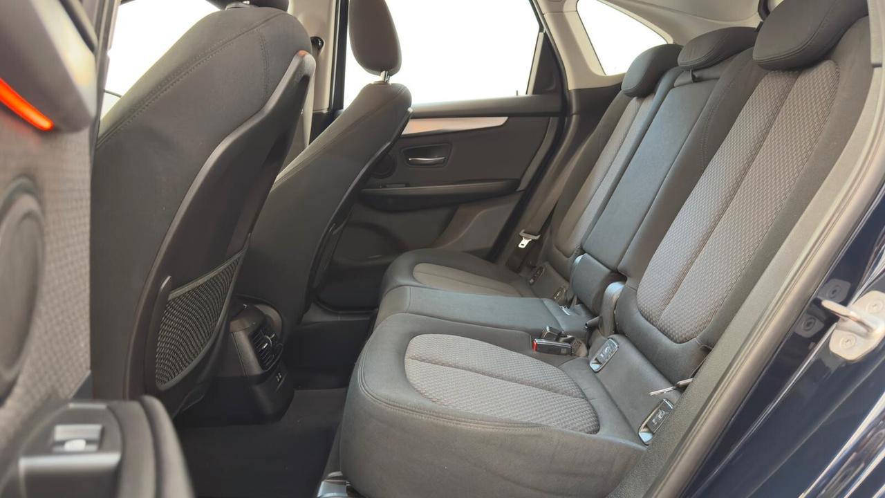 Bmw 2er Active Tourer 220d Advantage aut.