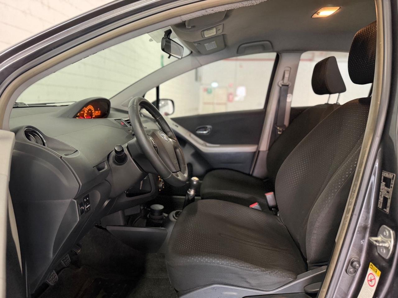 Toyota Yaris 1.0 5 porte Sol