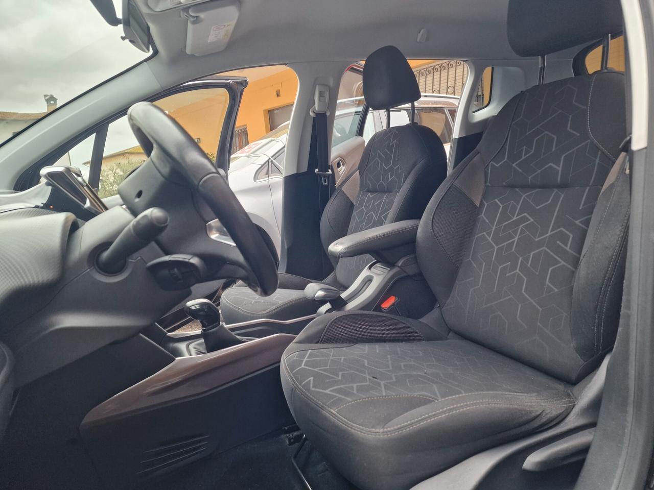 Peugeot 2008 PureTech 82 Allure, 119 mila chilometri