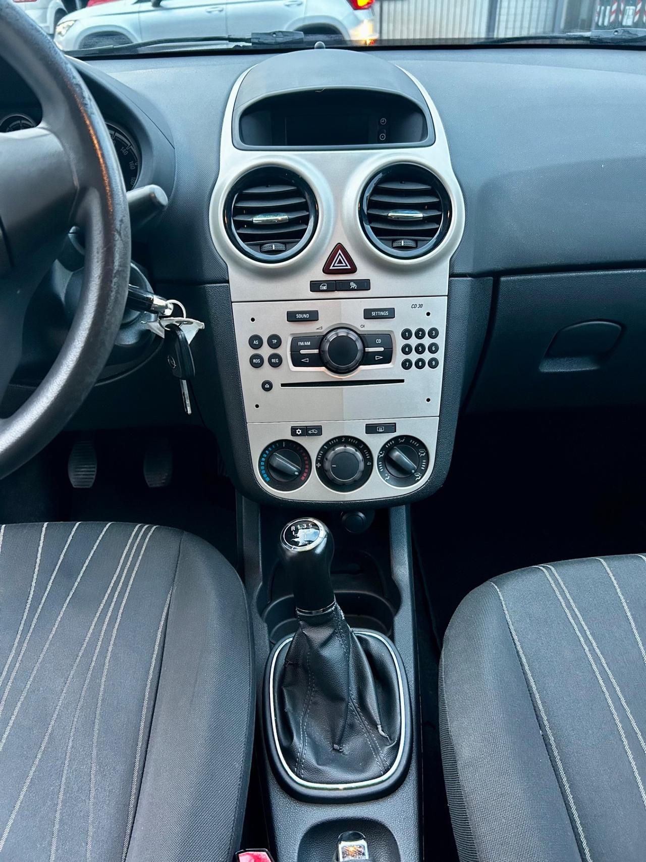 Opel Corsa 1.2 3 porte Sport