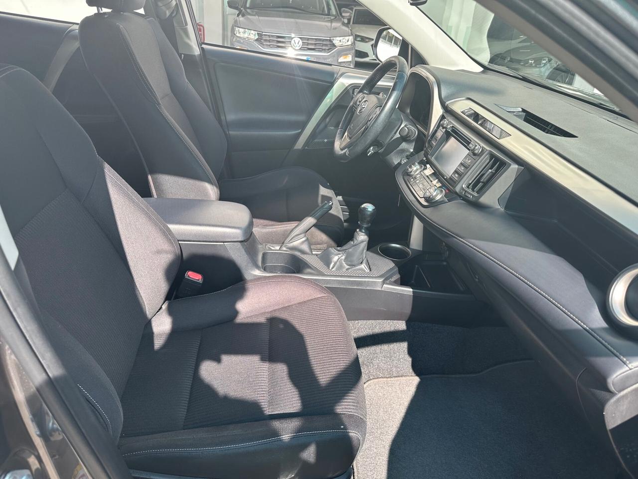 Toyota RAV 4 RAV4 2.0 D-4D 2WD*EURO5*NAVI*CERCHI