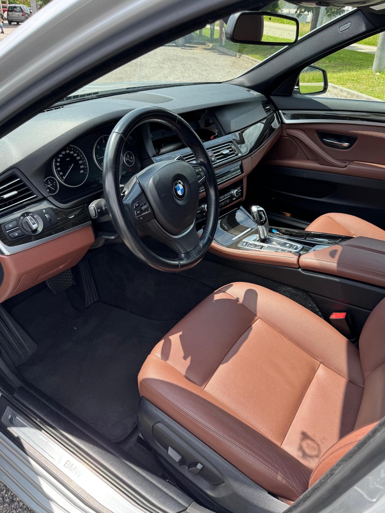 Bmw 520d xDrive Touring Luxury