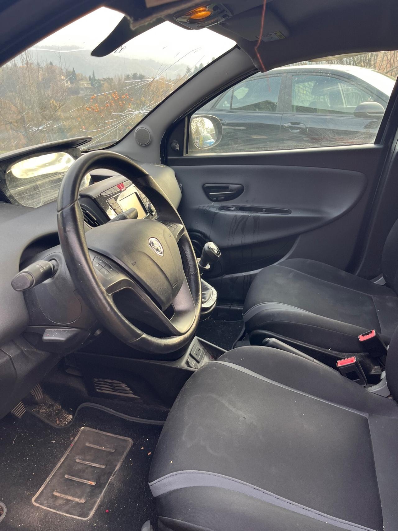 Lancia Ypsilon 1.2 GPL Ecochic 2017 INCIDENTATA