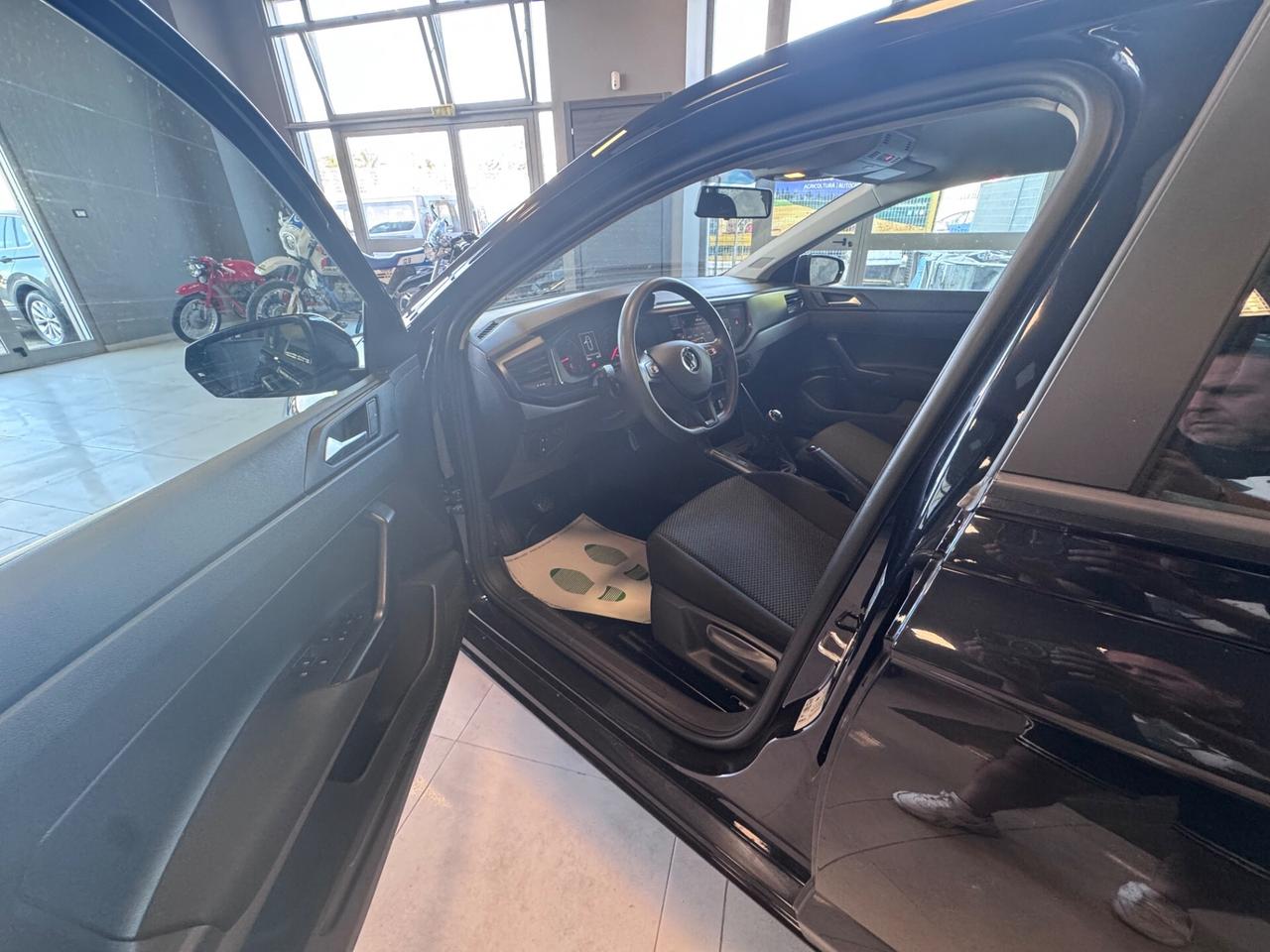 VOLKSWAGEN POLO 1.0 BENZINA COMFORTLINE 5 PORTE