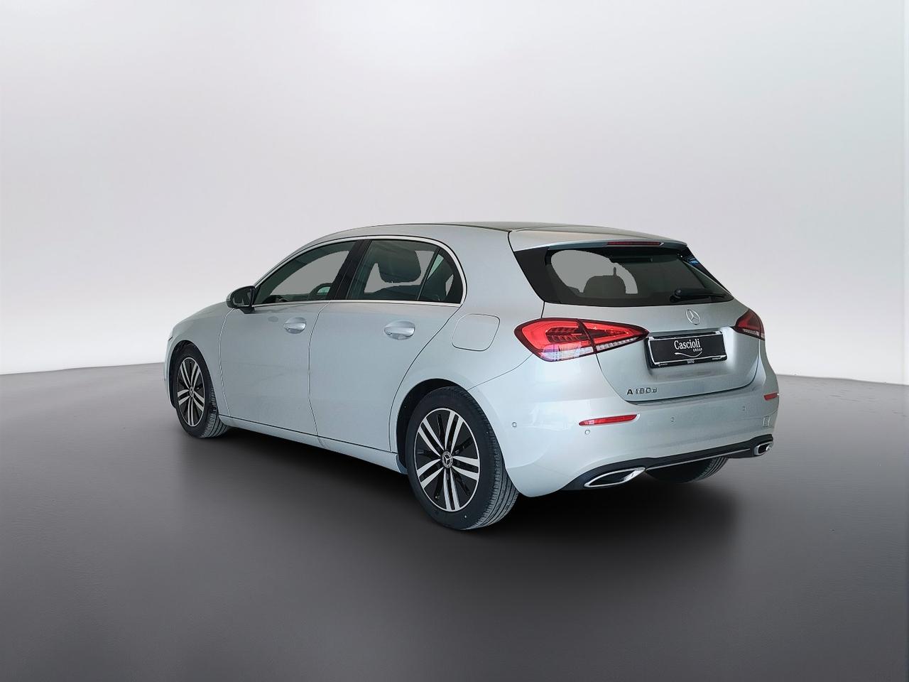 Mercedes-Benz Classe A - W177 2018 - A 180 d Sport auto