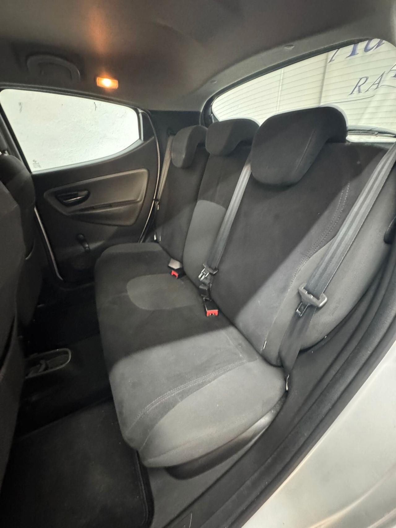 Lancia Ypsilon 1.2 69 CV 5 porte Platinum