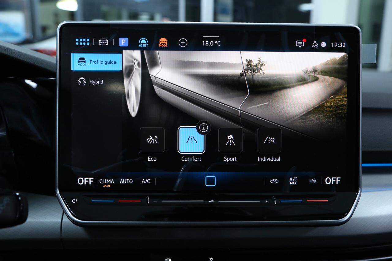 Volkswagen Golf 1.5 TSI eHybrid DSG 204 cv Edition Plus