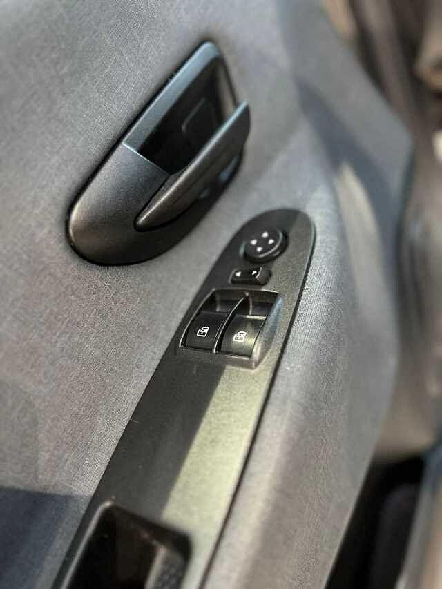 Lancia Ypsilon 1.0 FireFly 5 porte S&S Hybrid Ecochic Silver