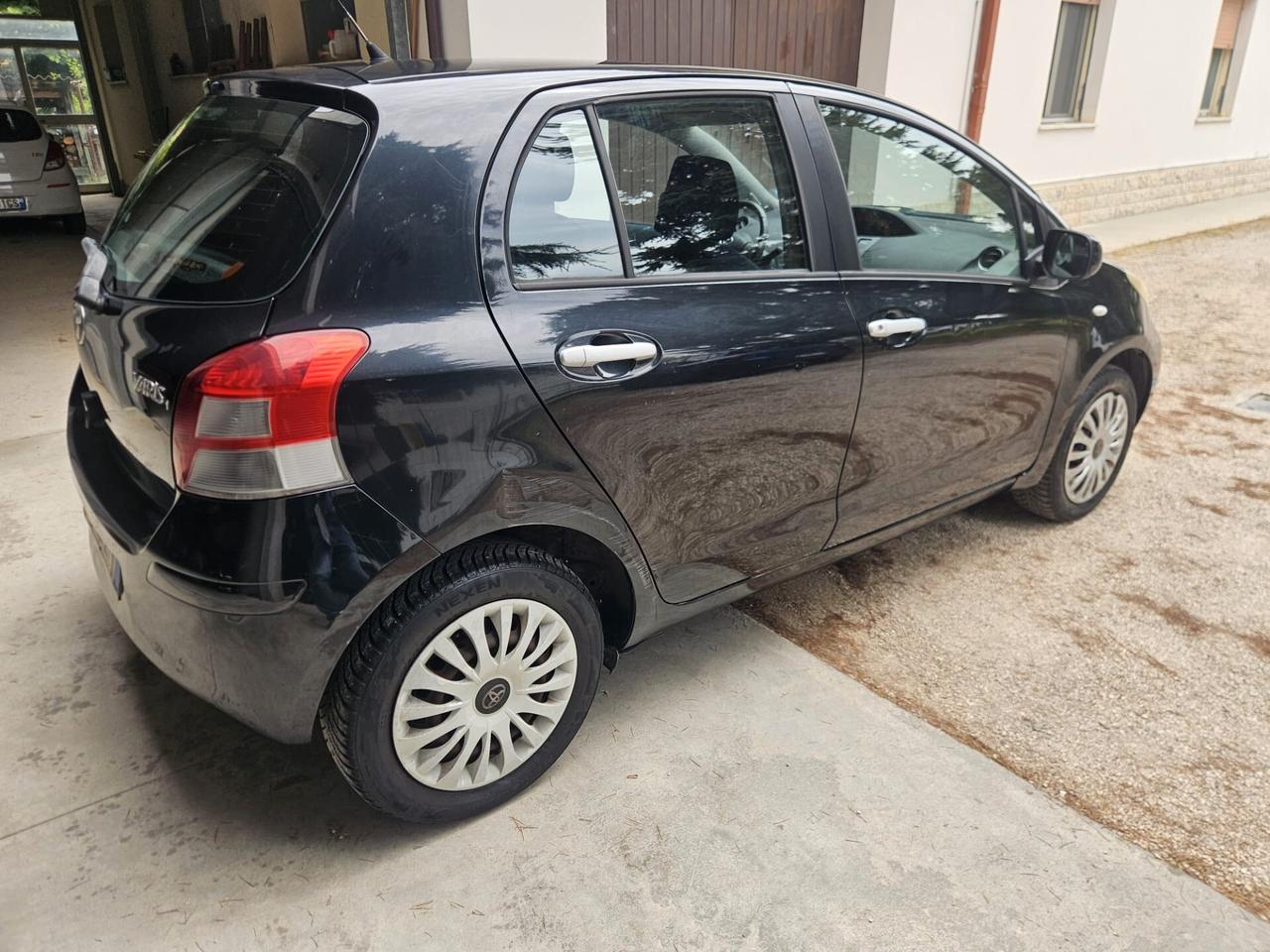 Toyota Yaris 1.0 5 porte SOLI 69.000 KM!