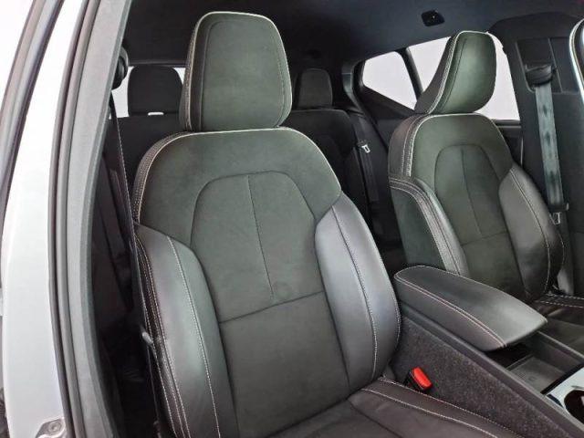 VOLVO XC40 T4 Recharge Plug-in Hybrid R-design