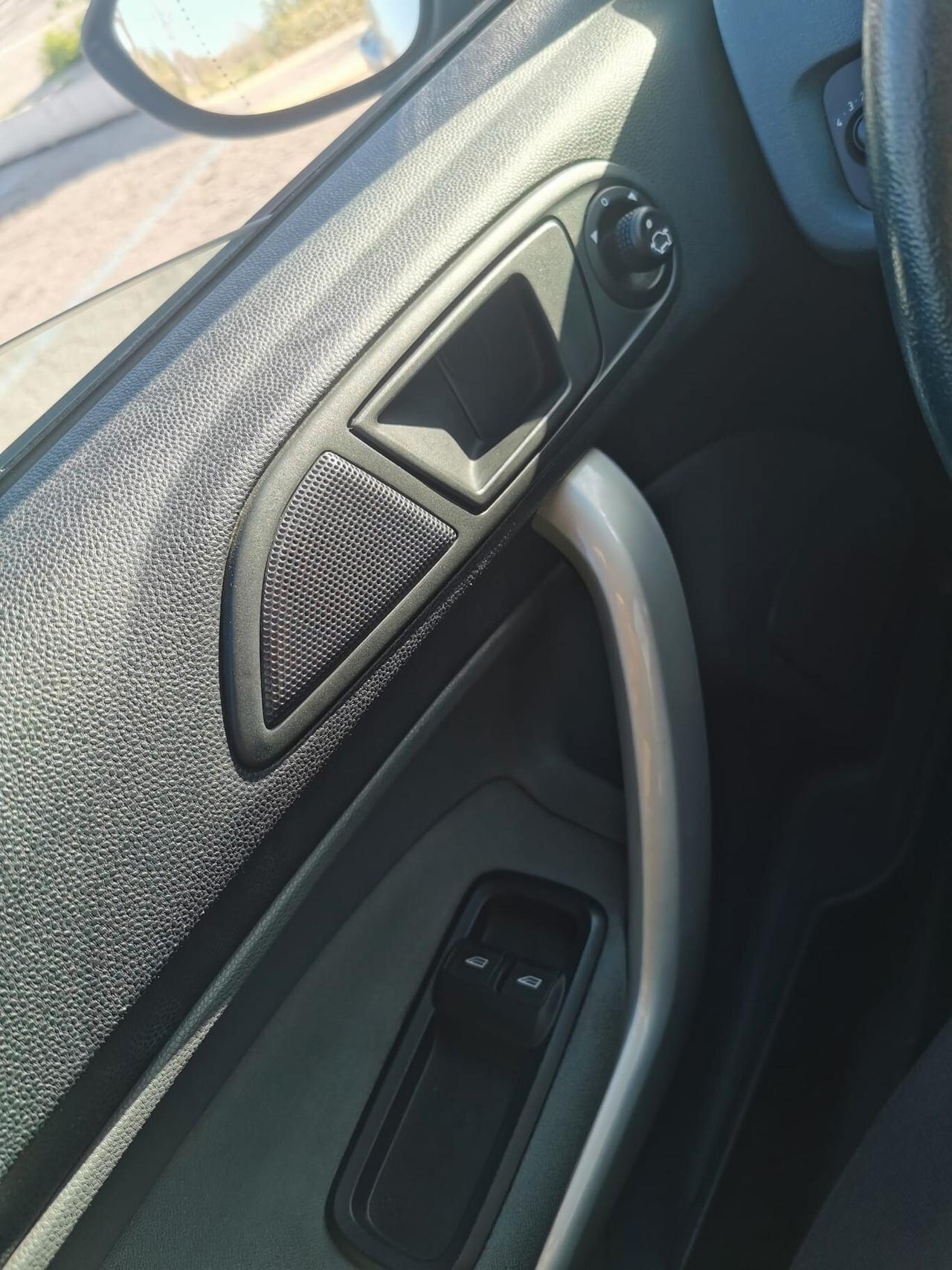 Ford Fiesta 1.4 3P. Bz. GPL Titanium 2009