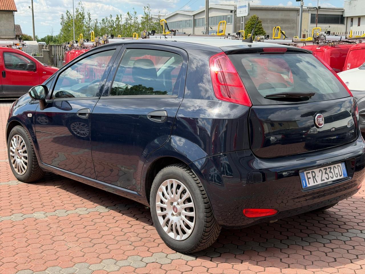 Fiat Punto 1.3 MJT II S&S 95 CV 5 porte Street